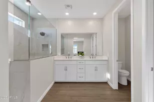 5823 E Rose Garden Ln, Phoenix, AZ 85054 - Photo 14