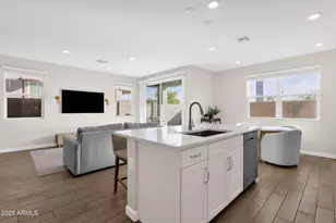 5823 E Rose Garden Ln, Phoenix, AZ 85054 - Photo 8