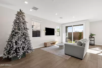 5823 E Rose Garden Lane, Phoenix, AZ 85054 - Photo 2