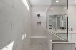 5823 E Rose Garden Ln, Phoenix, AZ 85054 - Photo 16