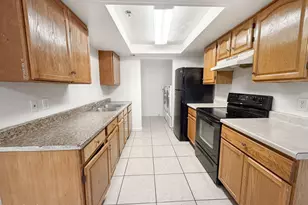 4241 N 69th Dr, Phoenix, AZ 85033 - Photo 6