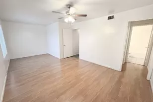 4241 N 69th Dr, Phoenix, AZ 85033 - Photo 18