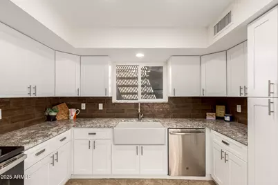 26001 S Greencastle Drive, Sun Lakes, AZ 85248 - Photo 10