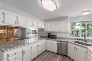 3036 E Utopia Rd, Phoenix, AZ 85050 - Photo 12