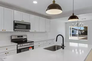 2320 E Whitton Ave, Phoenix, AZ 85016 - Photo 6