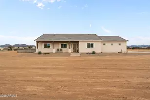 46130 W Trotter Rd, Wickenburg, AZ 85390 - Photo 1