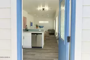 4202 N 10th St, Phoenix, AZ 85014 - Photo 2