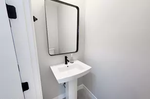 22038 N 28th Pl, Phoenix, AZ 85050 - Photo 8