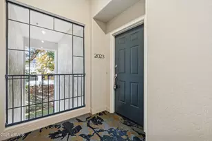 2989 N 44th St, Phoenix, AZ 85018 - Photo 2