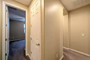 923 S Osborn Ln, Gilbert, AZ 85296 - Photo 46