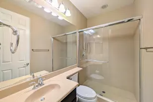 923 S Osborn Ln, Gilbert, AZ 85296 - Photo 40