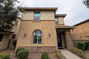 923 S Osborn Ln, Gilbert, AZ 85296 - Photo 2