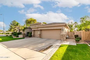 1711 W Prescott Dr, Chandler, AZ 85248 - Photo 8