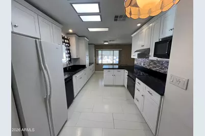 10960 N 67th Avenue #202, Glendale, AZ 85304 - Photo 12