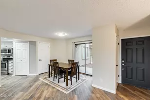 9151 W Greenway Rd, Peoria, AZ 85381 - Photo 16