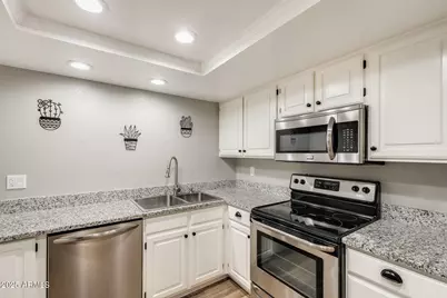 9151 W Greenway Road #111, Peoria, AZ 85381 - Photo 22