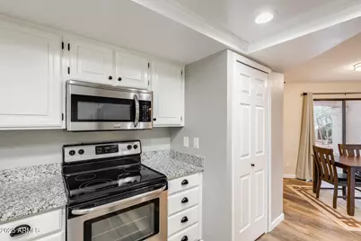 9151 W Greenway Road #111, Peoria, AZ 85381 - Photo 24