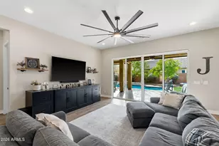 3921 E Chestnut Ln, Gilbert, AZ 85298 - Photo 6