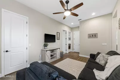 3921 E Chestnut Lane, Gilbert, AZ 85298 - Photo 10