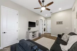 3921 E Chestnut Ln, Gilbert, AZ 85298 - Photo 10