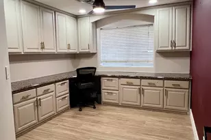 219 W Harmont Dr, Phoenix, AZ 85021 - Photo 6