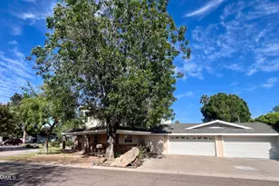 219 W Harmont Dr, Phoenix, AZ 85021 - Photo 16