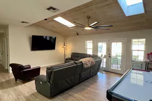 219 W Harmont Dr, Phoenix, AZ 85021 - Photo 10