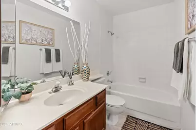 1017 E Maryland Avenue #213, Phoenix, AZ 85014 - Photo 8