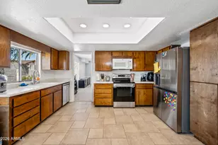 4136 W Hearn Rd, Phoenix, AZ 85053 - Photo 12