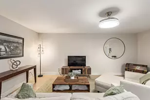 1225 E Medlock Dr, Phoenix, AZ 85014 - Photo 8