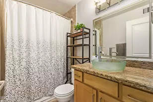 1225 E Medlock Dr, Phoenix, AZ 85014 - Photo 16