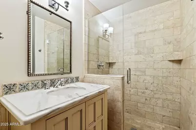 135 E Maryland Avenue, Phoenix, AZ 85012 - Photo 48