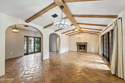 135 E Maryland Avenue, Phoenix, AZ 85012 - Photo 8