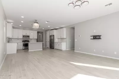 737 E Betsy Lane, Gilbert, AZ 85296 - Photo 8