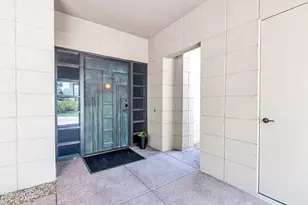 2802 E Camino Acequia Dr, Phoenix, AZ 85016 - Photo 2