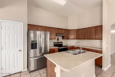 5609 S 31st Drive, Phoenix, AZ 85041 - Photo 12