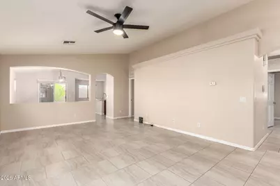 5609 S 31st Drive, Phoenix, AZ 85041 - Photo 6