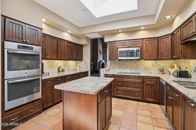 8100 E Camelback Road #129, Scottsdale, AZ 85251 - Photo 12