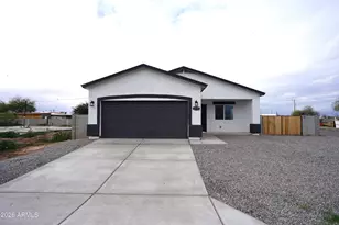 32112 W Palo Verde St, Wittmann, AZ 85361 - Photo 2