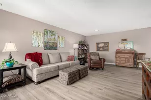 10585 W Palmeras Dr, Sun City, AZ 85373 - Photo 2