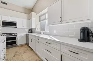 26214 N 43rd Pl, Phoenix, AZ 85050 - Photo 8