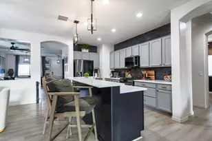 915 W Sisso Tree Ave, Queen Creek, AZ 85140 - Photo 2