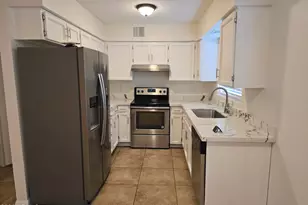 715 N Arrowhead Dr, Chandler, AZ 85224 - Photo 2