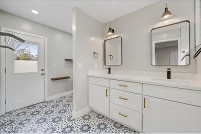 4325 N 19th Place, Phoenix, AZ 85016 - Photo 12