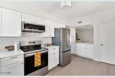 10732 W Peoria Avenue, Sun City, AZ 85351 - Photo 4