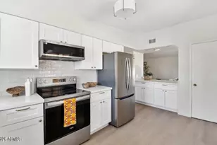 10732 W Peoria Ave, Sun City, AZ 85351 - Photo 4