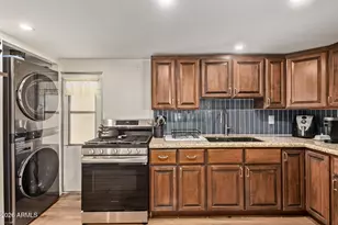 10401 N Cave Creek Rd, Phoenix, AZ 85020 - Photo 12