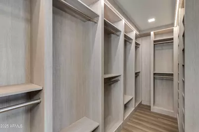 6587 N Palmeraie Boulevard #2011, Phoenix, AZ 85001 - Photo 28