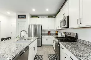 4110 S 58th Ln, Phoenix, AZ 85043 - Photo 8