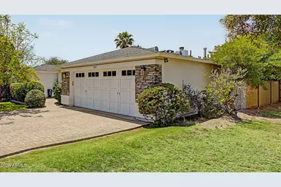 5130 N 32nd Place, Phoenix, AZ 85018 - Photo 2